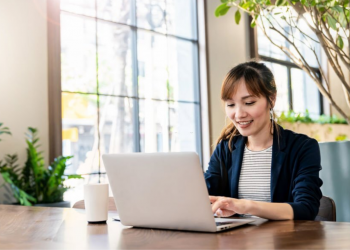 hiring freelancers through international PEOs