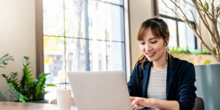 hiring freelancers through international PEOs